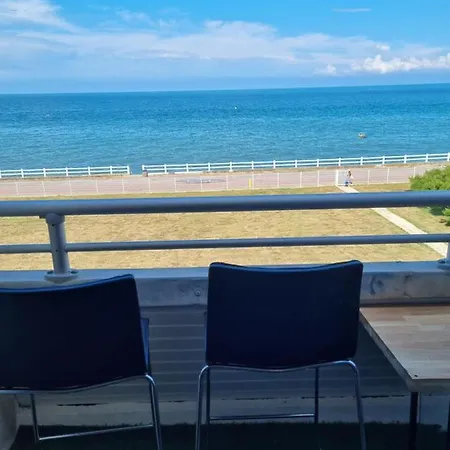 Lion Beach Exterior photo